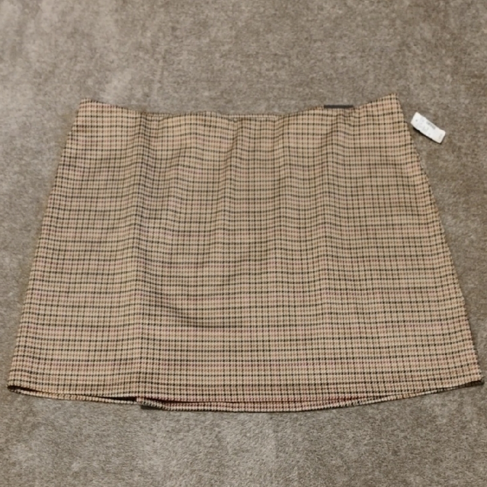 Maurices Houndstooth NWT Pull On Skirt